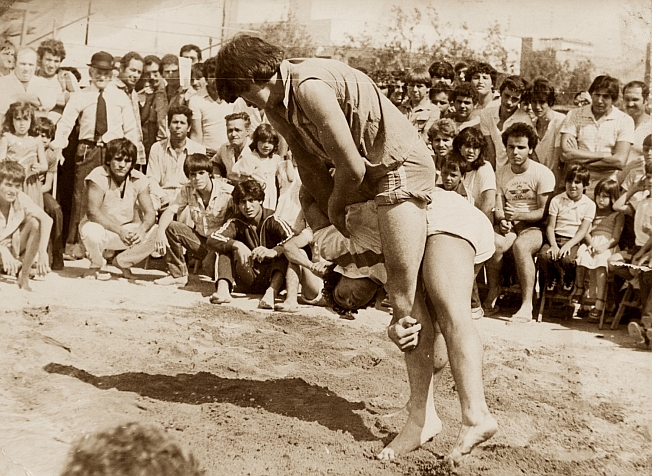 La exposición de fotos antiguas del deporte en el municipio abre el año de Ciudad Europea del Deporte
