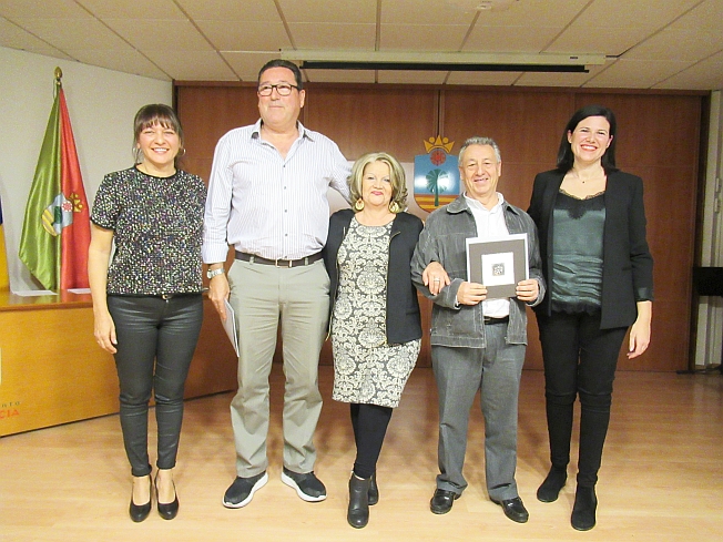 El Ayuntamiento rinde un homenaje a cuatro personas trabajadoras municipales por su jubilación