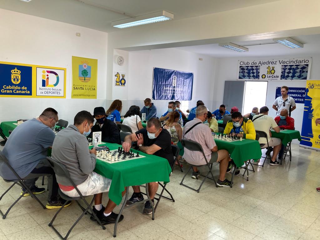  Dos usuarios del Centro de Día de Rehabilitación Psicosocial de Vecindario entre los ganadores del  VIII Torneo de Ajedrez de La Caja