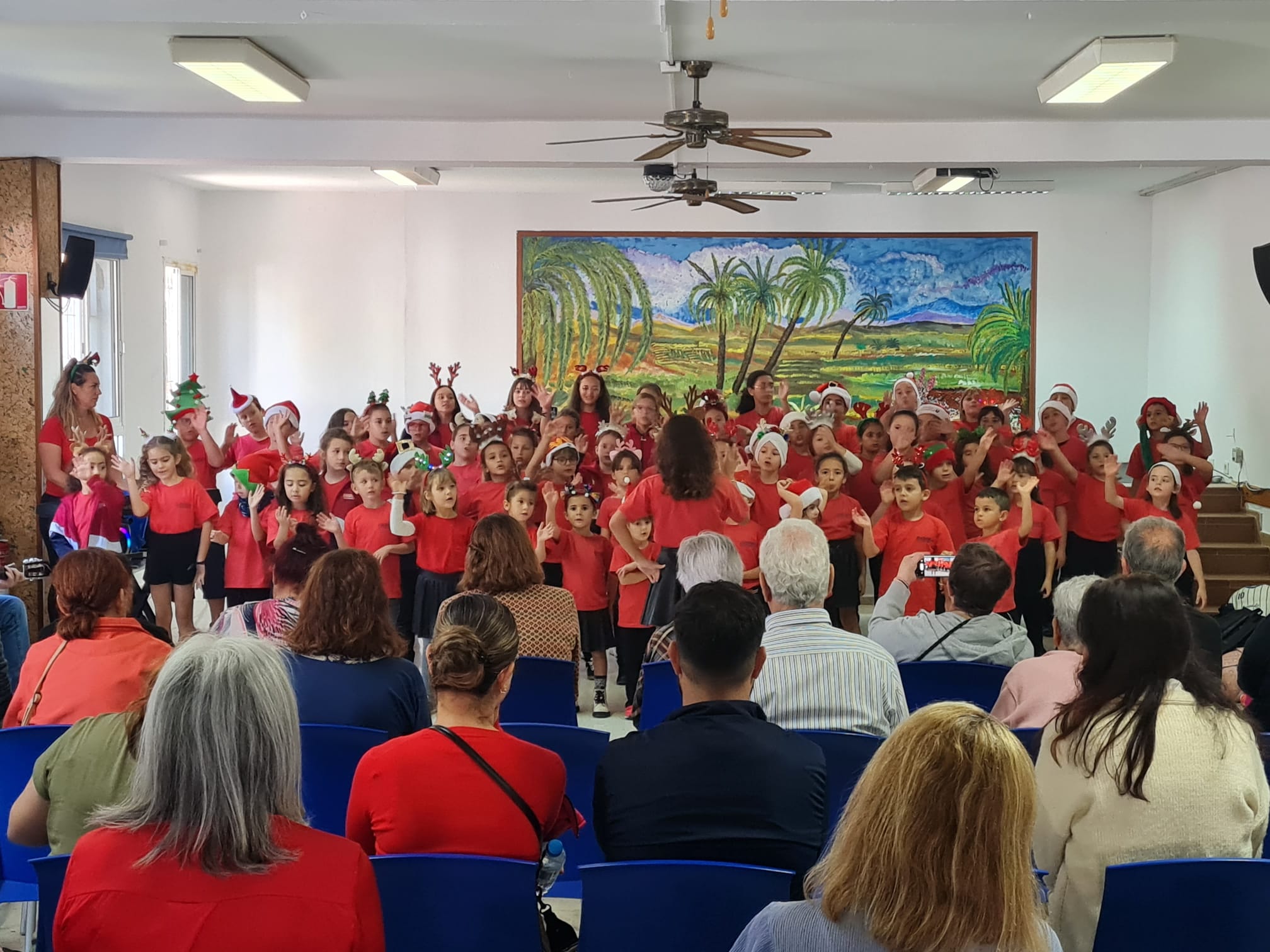 Concierto de Villancicos del Coro del CEIP La Paredilla en los Centros de Mayores Ferminita Suárez y San Nicolás de Bari