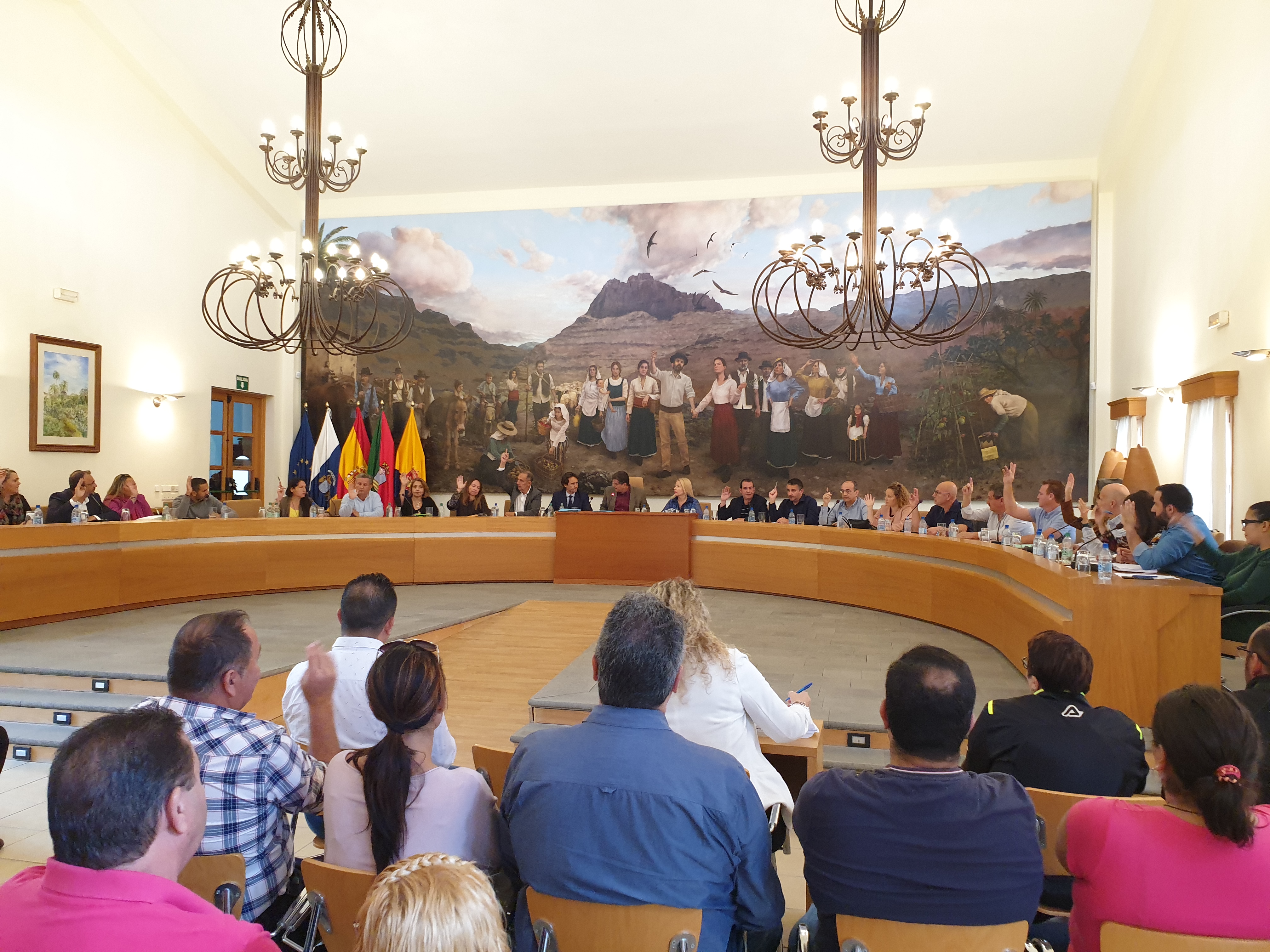 El pleno aprueba por unanimidad declarar Santa Lucía como  “municipio tolerancia cero con los maltratadores”